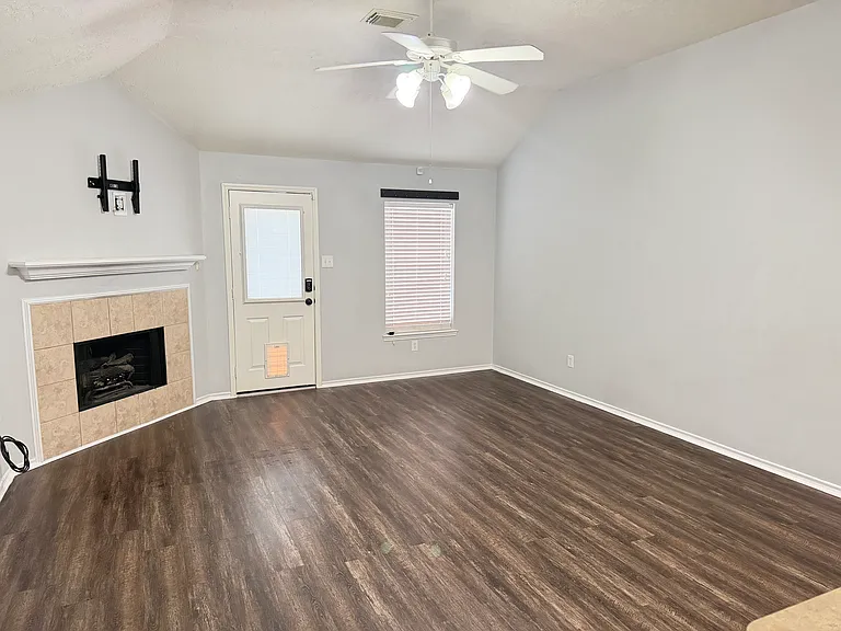 24414 Leachwood Dr — Photo 8
