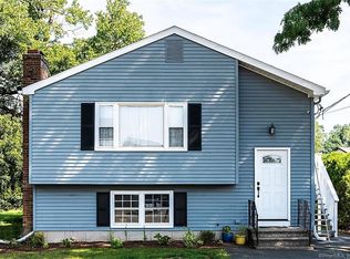 40 Bartlett St, Plainville, CT 06062