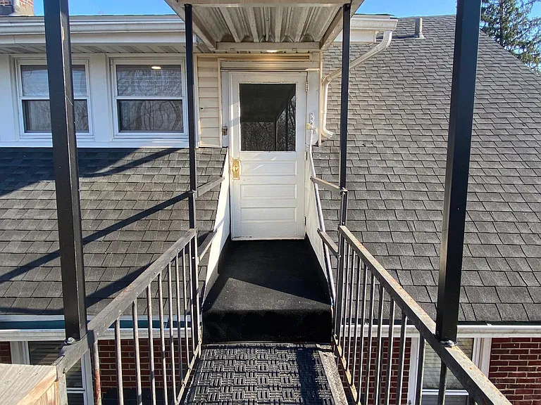 321 Summit St #1 — Photo 24