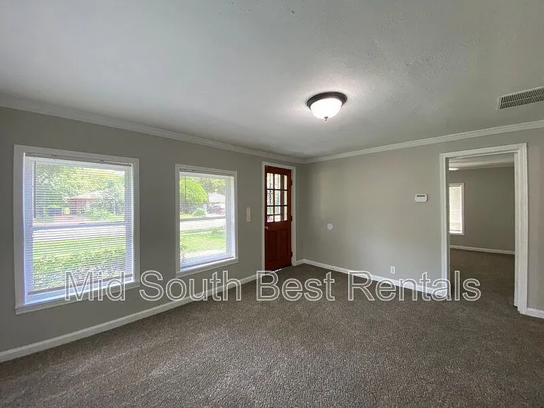 2429 Pecan Cir — Photo 3