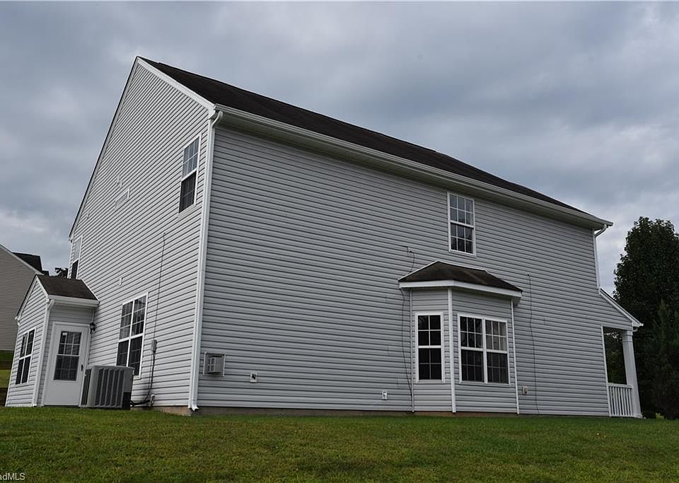 2nd image of 305 Royal Grey Ct