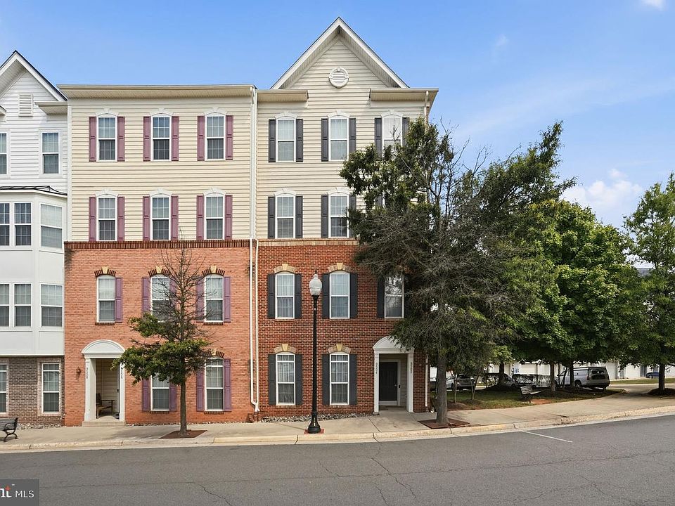 1st image of 9504 Lee Ct