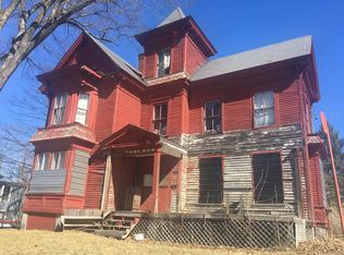 26 Park St, Dexter, ME 04930