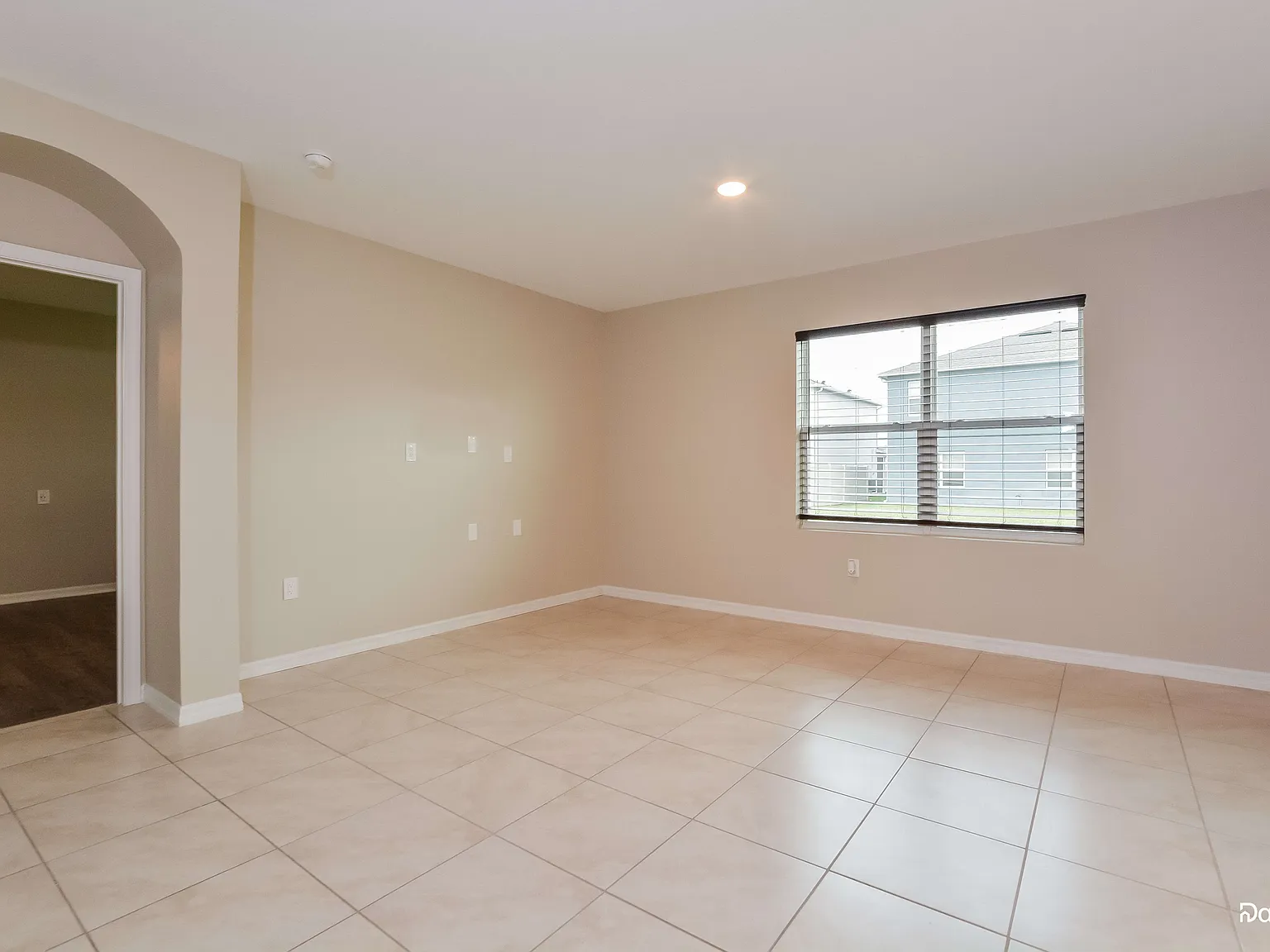 4 bed, 2.0 bath, 1846 sqft, $2,820 — Photo 4