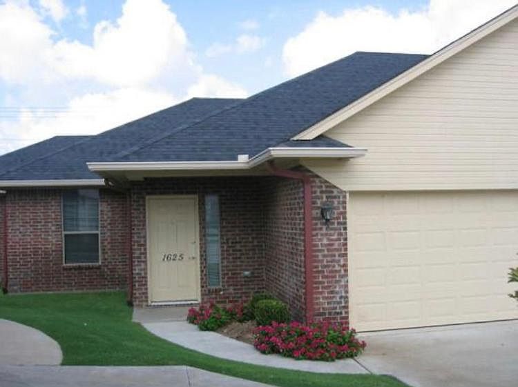 1st image of 1625 Summer Hill Ct