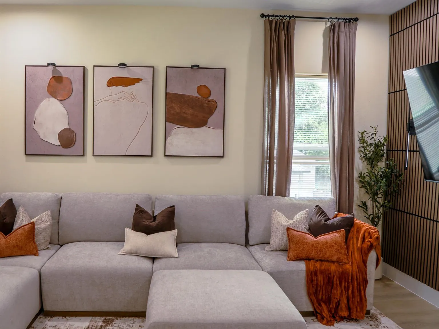 3 bed, 1.0 bath, $3,500 — Photo 2