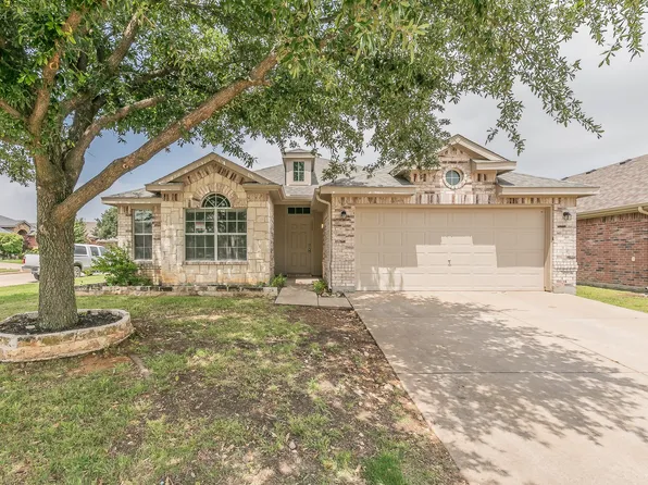 1116 Rosedale Springs Ln, Fort Worth, TX 76134