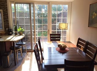 270 N Racine Ave #1B, Chicago, IL 60607