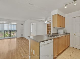 55 Strathaven Dr #1202, Mississauga, ON L5R 4G9