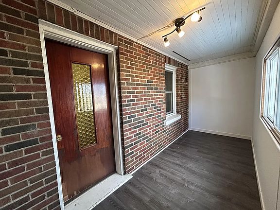 3rd image of 415 Eva Ave