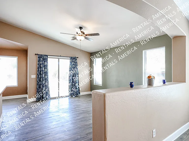 15827 W Yavapai St — Photo 9
