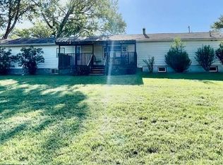 5610 Elbo Bluff Dr, Manhattan, KS 66502