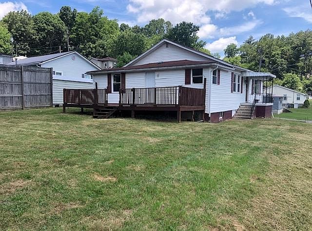 1st image of 202 Cranberry Dr