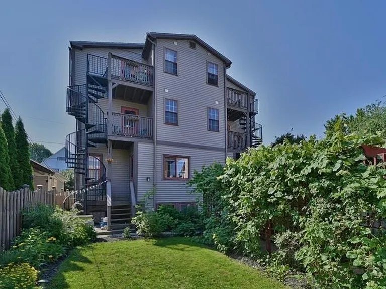 914 Buenzli Ct #1L — Photo 7
