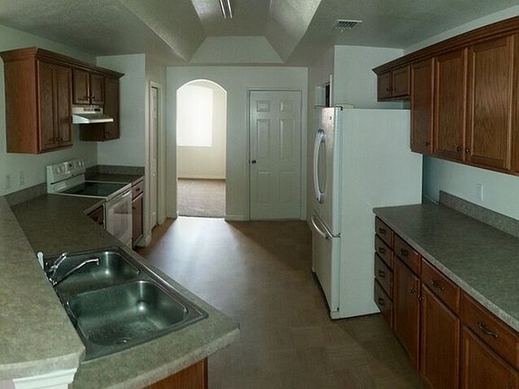 4th image of 3858 SW 161st St