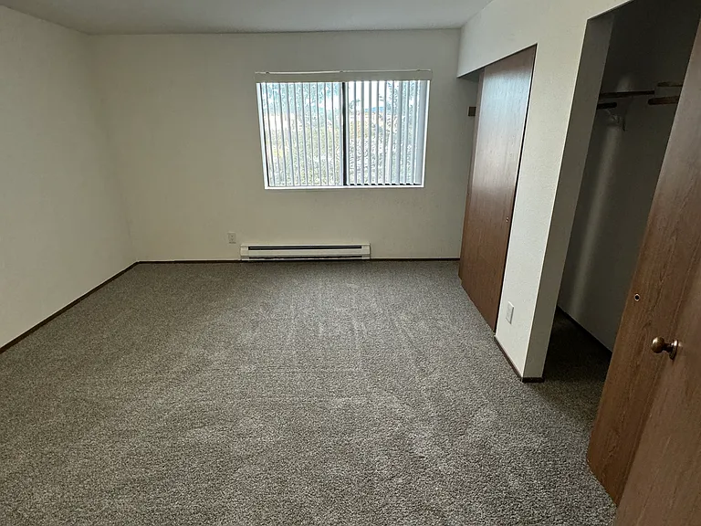 Bryn Mawr Plaza Apartments — Photo 35
