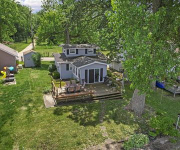 152 Wildwood Beach Rd, Quincy, MI, 49082