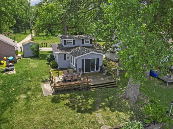 152 Wildwood Beach Rd, Quincy, MI 49082