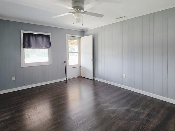 2nd image of 112 E Main St
