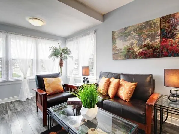 21 Maple St #1, Oshawa, ON L1H 2L6