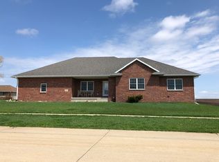 1100 Clearview Dr, Manchester, IA 52057
