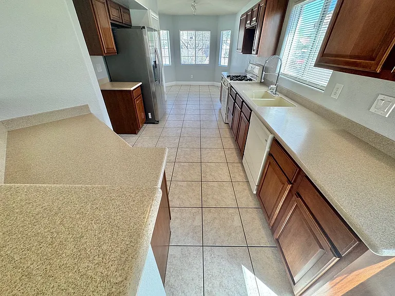2767 Alderly Ridge Ave — Photo 2