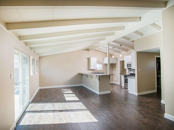 3rd image of 412 Roberts Ave