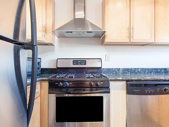 4th image of 868 Wales Dr