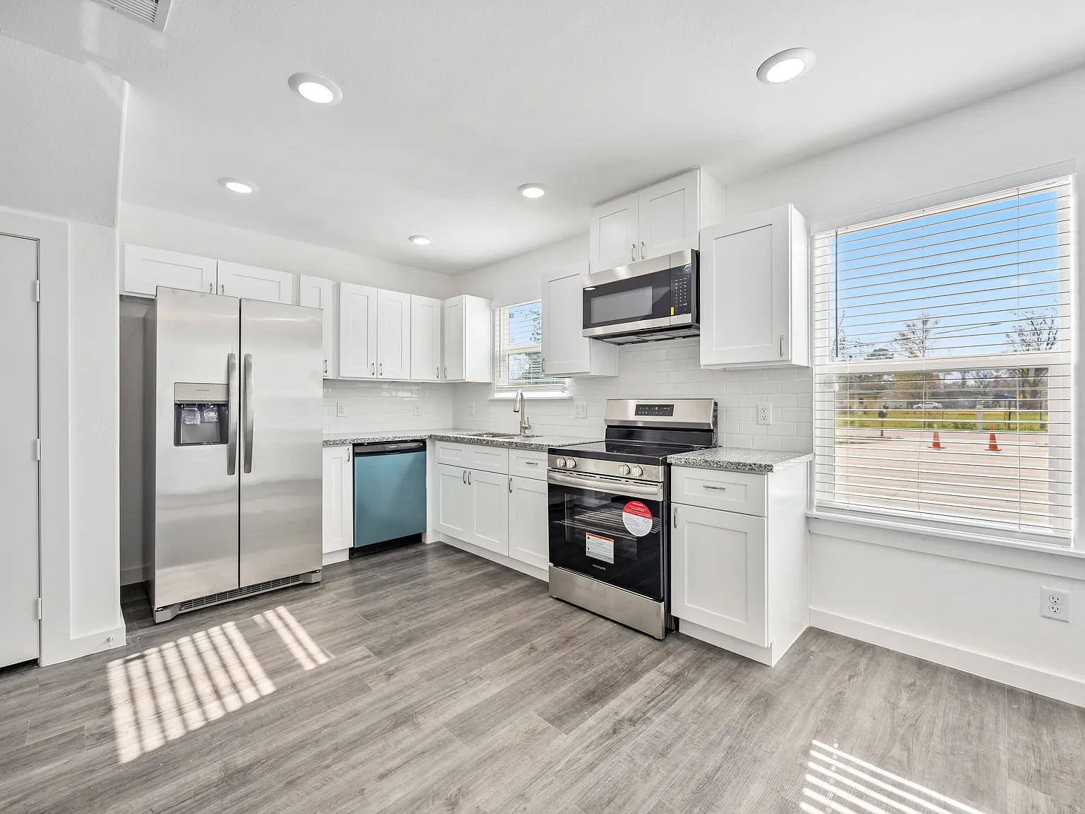 3 bed, 2.5 bath, 1150 sqft, $1,595 — Photo 3