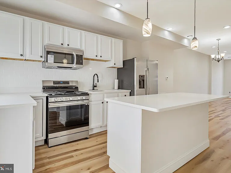 705 N Milton Ave — Photo 12