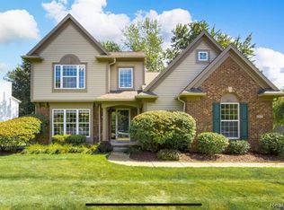 1127 Chemung Forest Dr, Howell, MI 48843