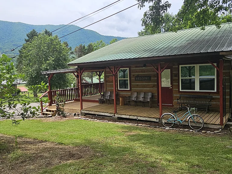 Red Plum Ln — Photo 32
