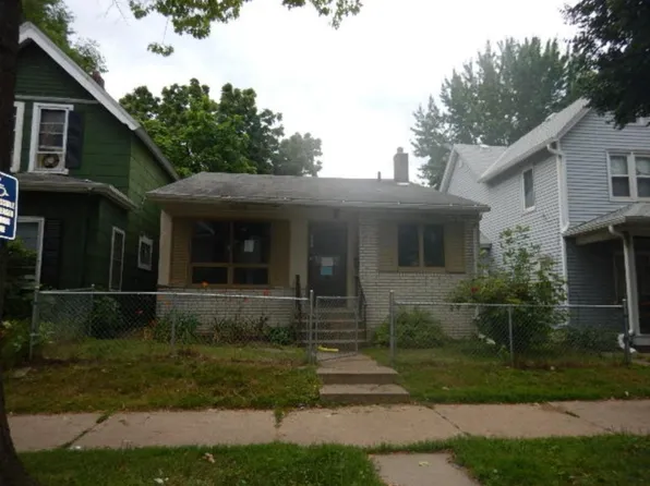 904 Edmund Ave, Saint Paul, MN 55104