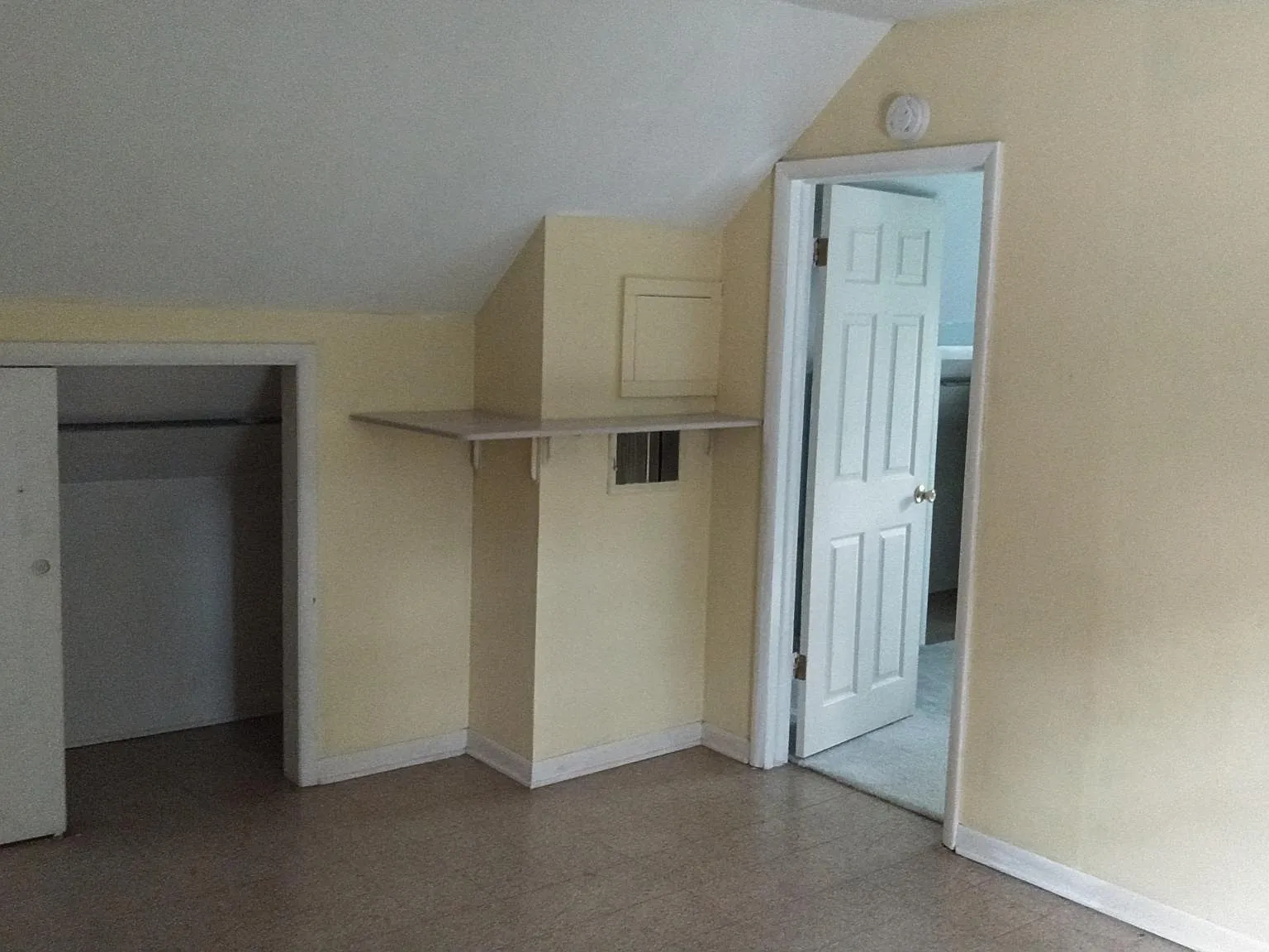 4 bed, 1.5 bath, 1781 sqft, $3,500 — Photo 3