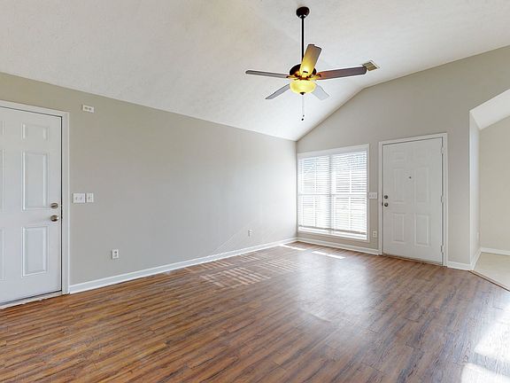 4th image of 916 Chesire Ct
