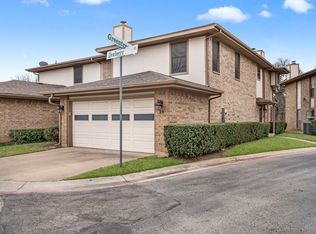 11 Greentree Ln, Bedford, TX 76021