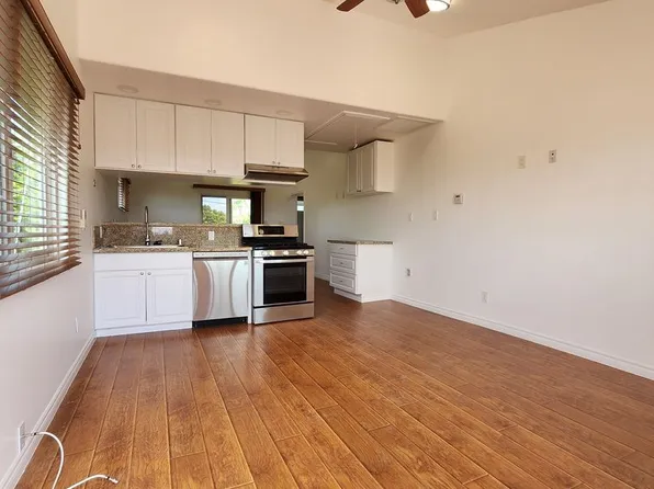 17118 Oak View Dr, Encino, CA 91316