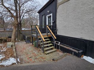34 Plains Rd W #A2, Burlington, ON L7T 1E9