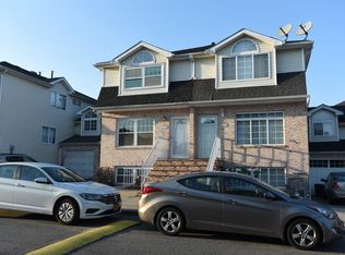 178 Darnell Ln, Staten Island, NY