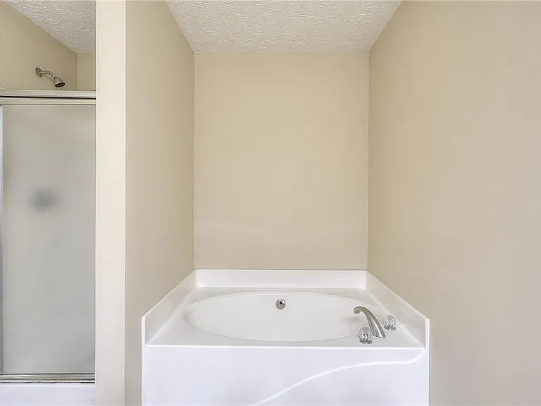 453 Tara Commons Cir — Photo 5