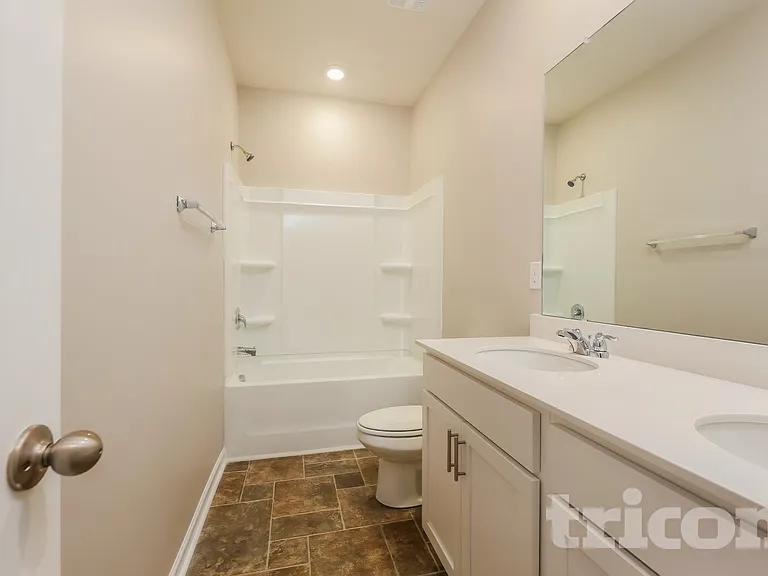 250 Fenwick Dr — Photo 12