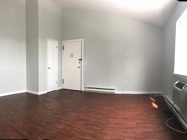 4 Farview Ave #13 — Photo 3