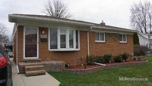 1st image of 22401 Euclid St