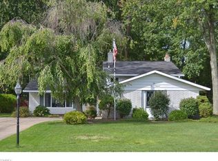 5900 Dorothy Dr, North Olmsted, OH 44070
