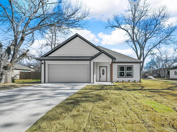 1310 S Clements St, Gainesville, TX 76240
