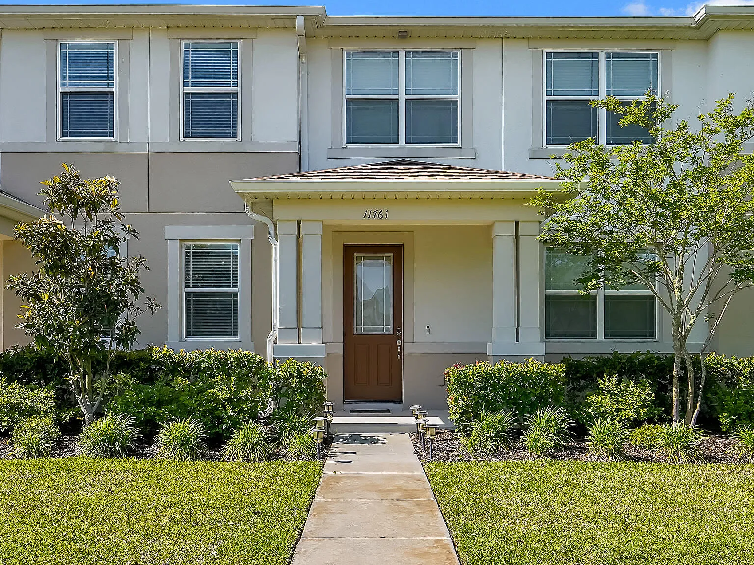 3 bed, 2.5 bath, 1559 sqft, $2,600 — Photo 3