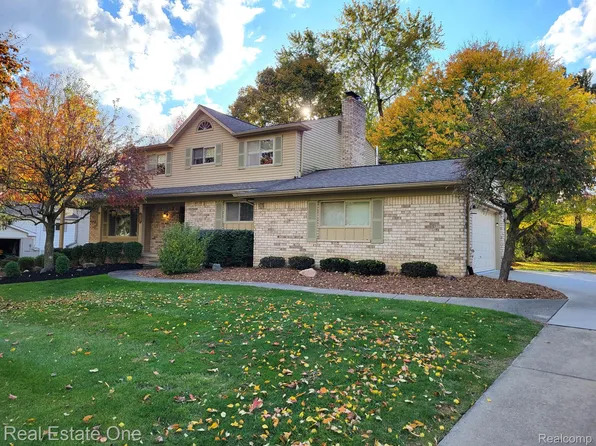772 Castlebar Dr, Rochester Hills, MI 48309