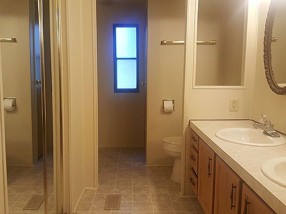 3rd image of 4723 Lake Front Dr