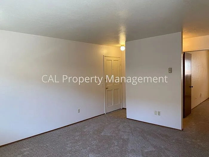 3050 Sunset Ave #8 — Photo 6