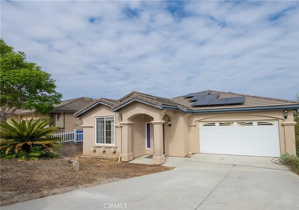 4 bed, 3.5 bath, 2828 sqft, $5,800 — Photo 1